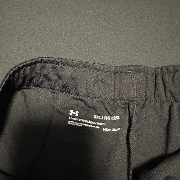 Under Armour Women's Shorts - Picture 4 of 5